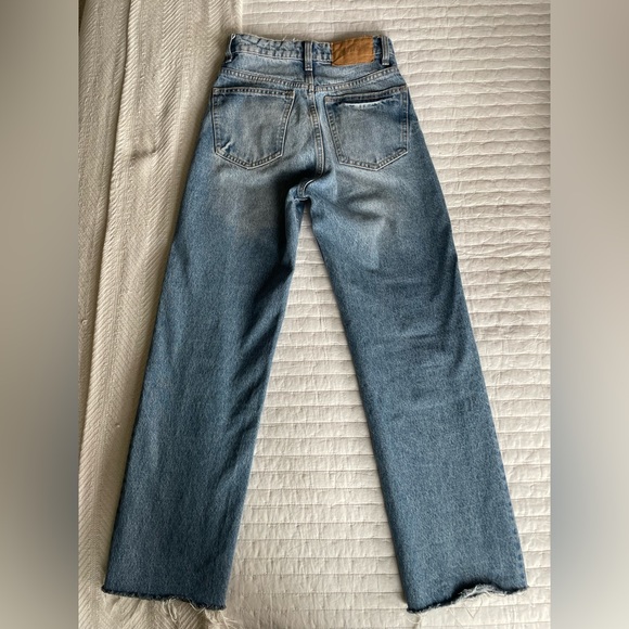 Zara Straight Leg Crop Jeans Frayed Hem size 0 - Picture 3 of 6